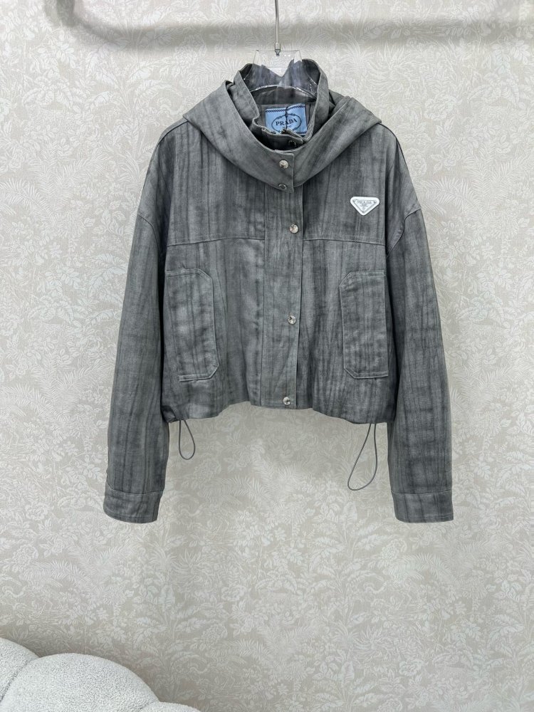 Куртка жіноча