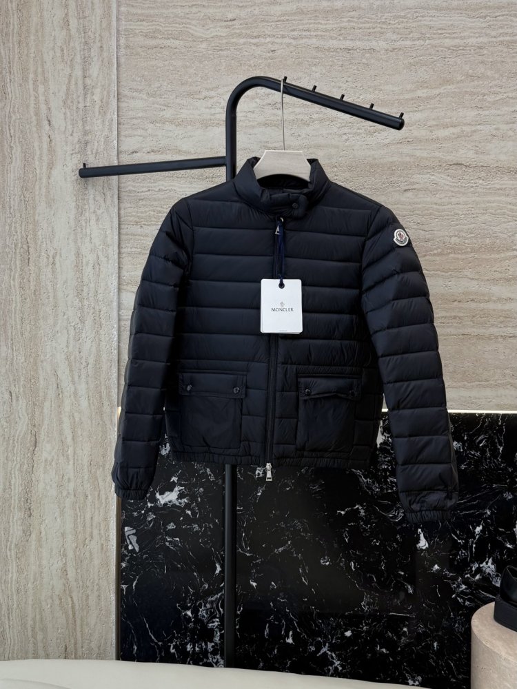 Куртка жіноча