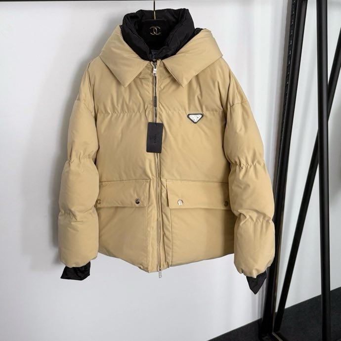 Куртка жіноча