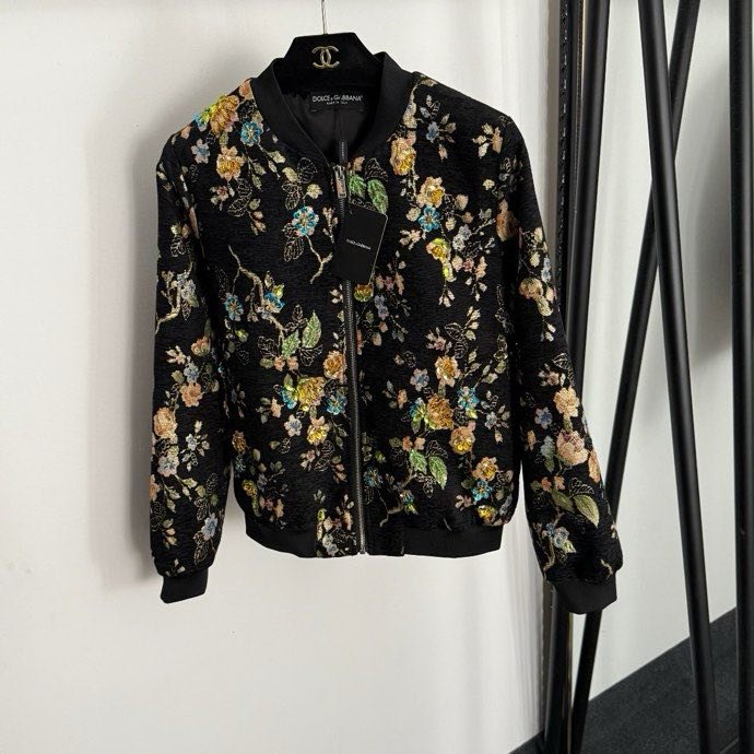 Куртка жіноча