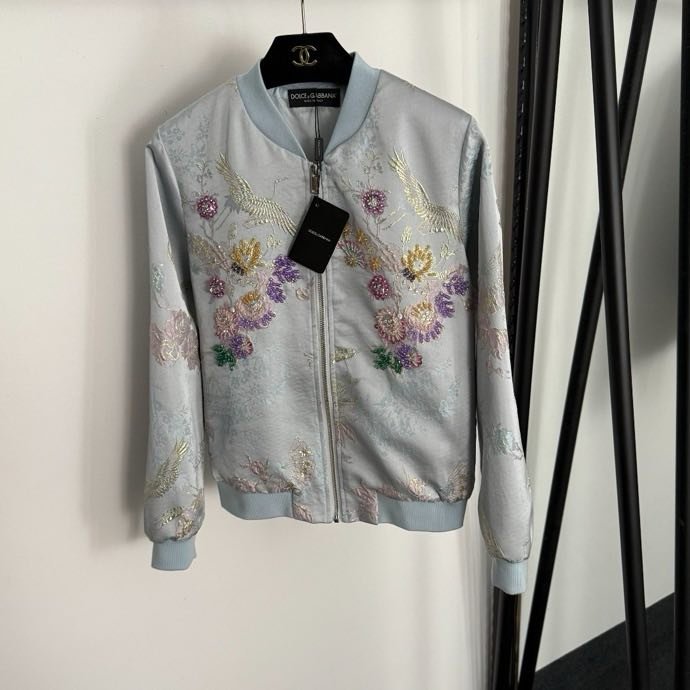 Куртка жіноча