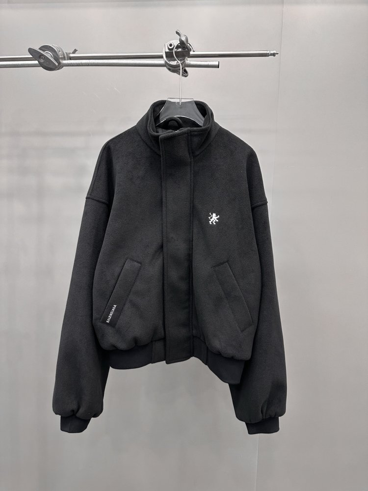 Куртка жіноча