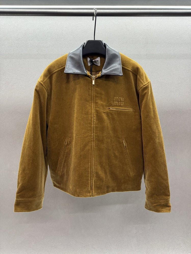 Куртка жіноча