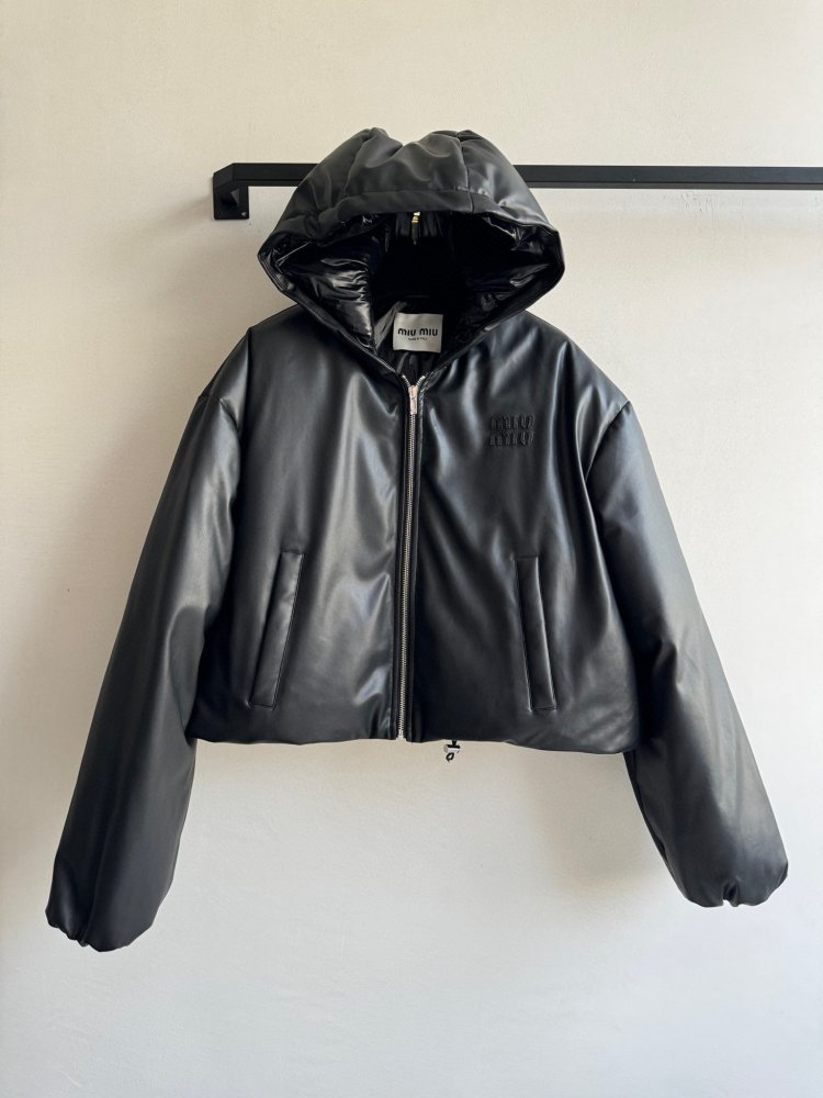 Куртка жіноча