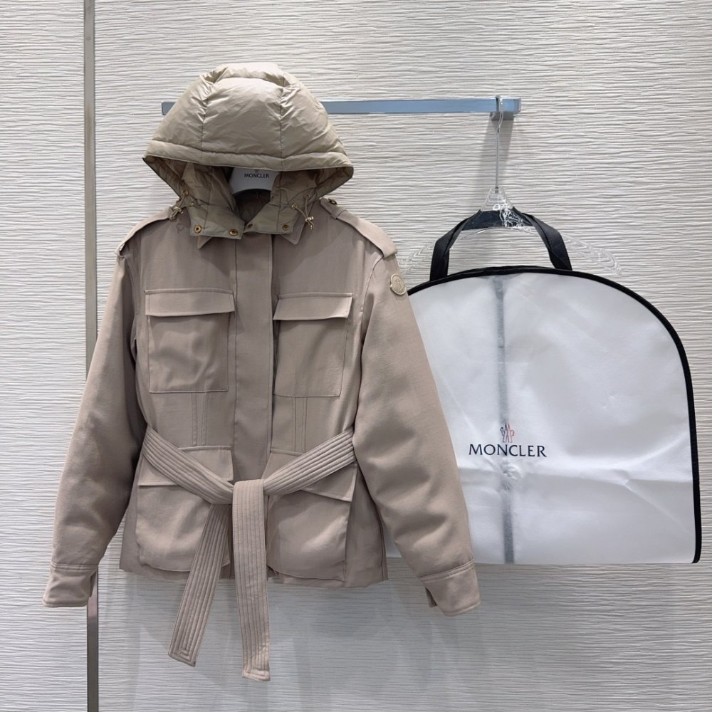 Куртка жіноча