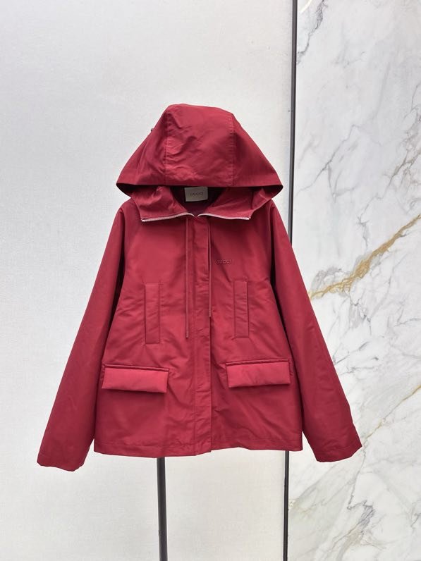 Куртка жіноча