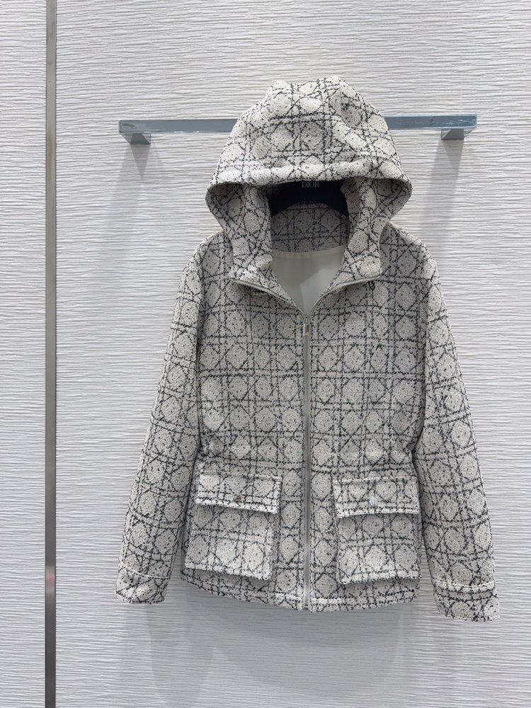 Куртка жіноча