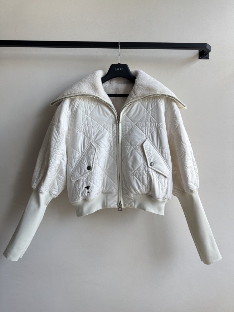 Куртка жіноча