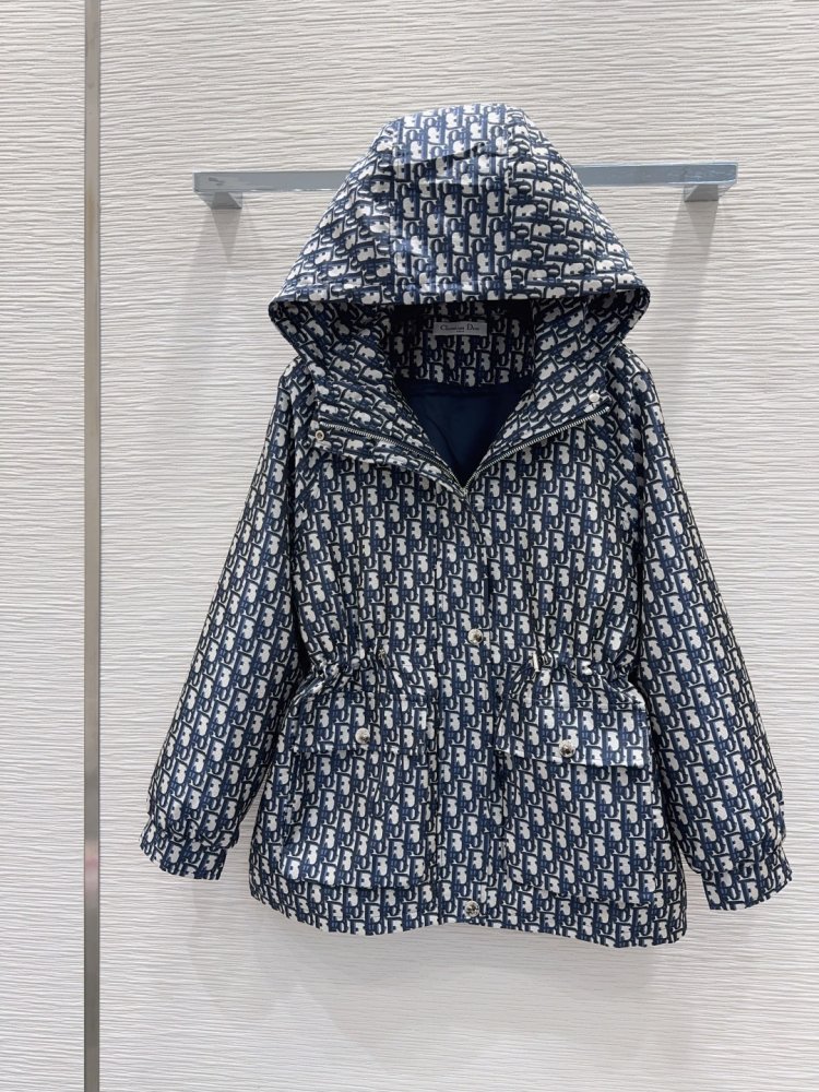 Куртка жіноча