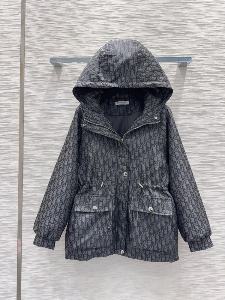 Куртка жіноча