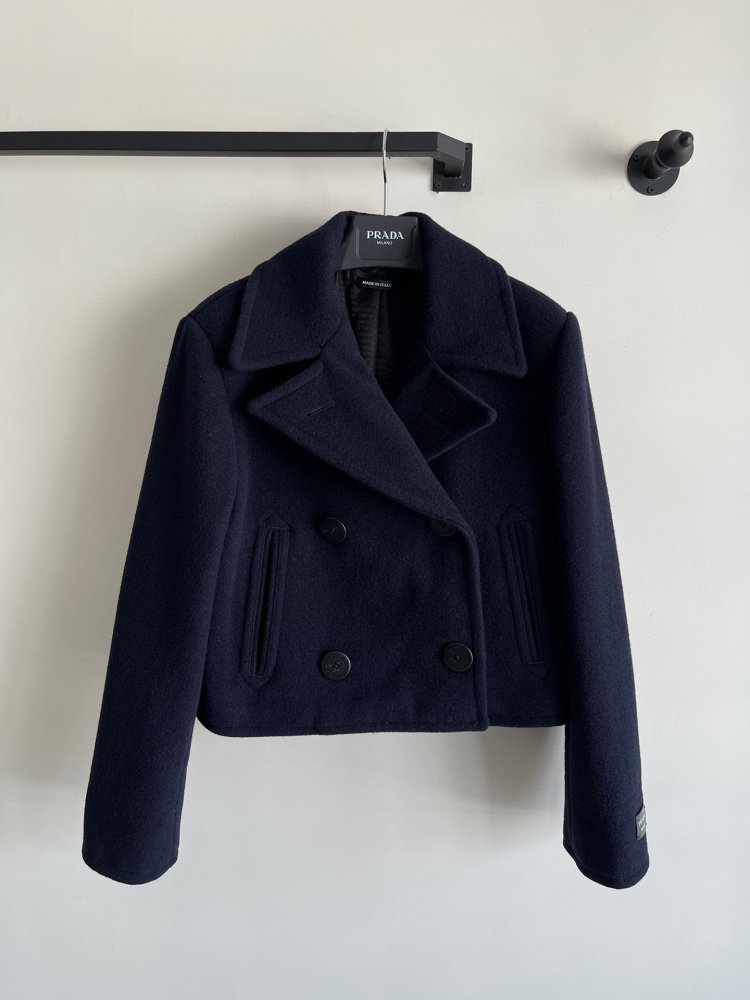 Куртка жіноча