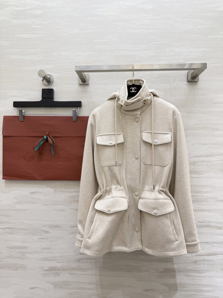 Куртка жіноча