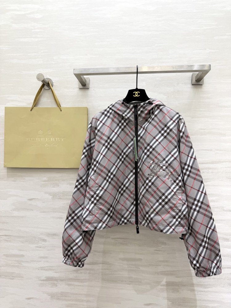 Куртка жіноча