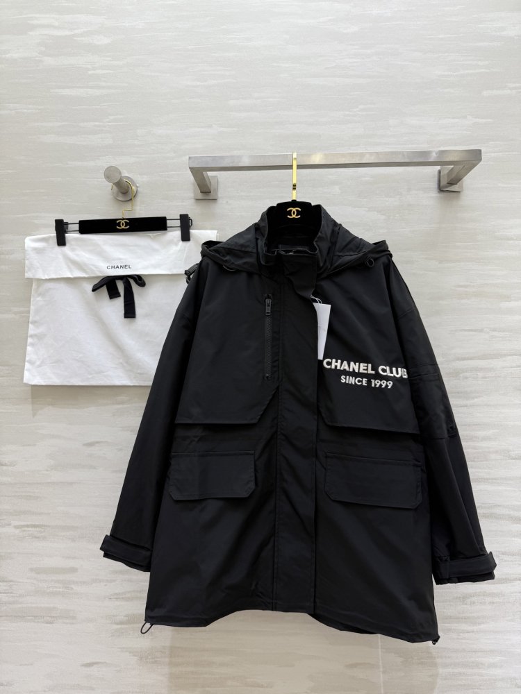 Куртка жіноча