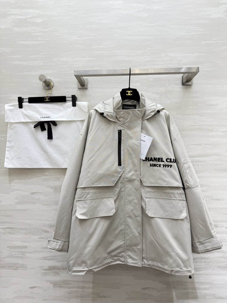 Куртка жіноча