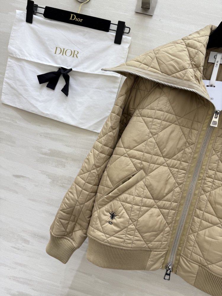 Куртка жіноча фото 2