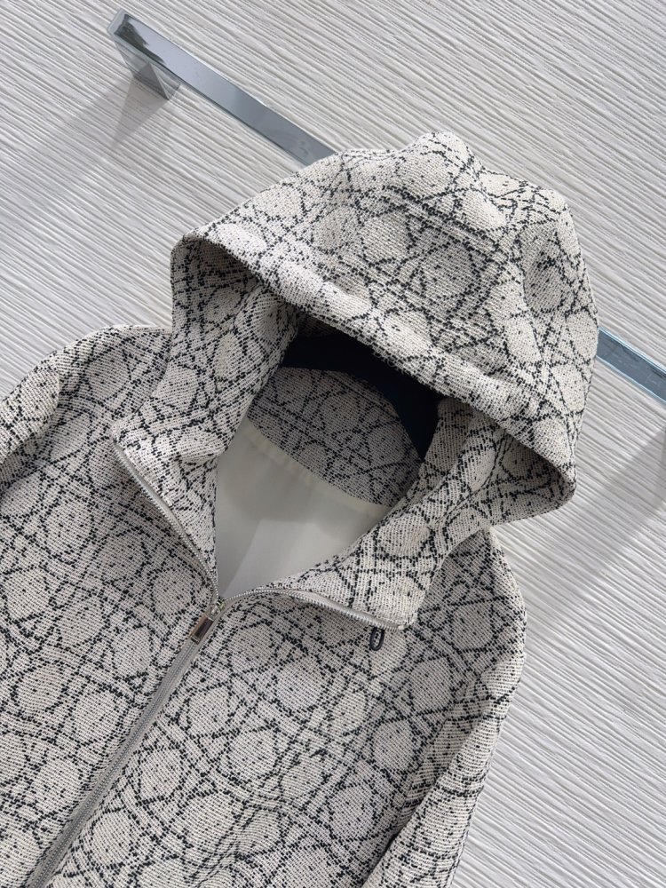 Куртка жіноча фото 2