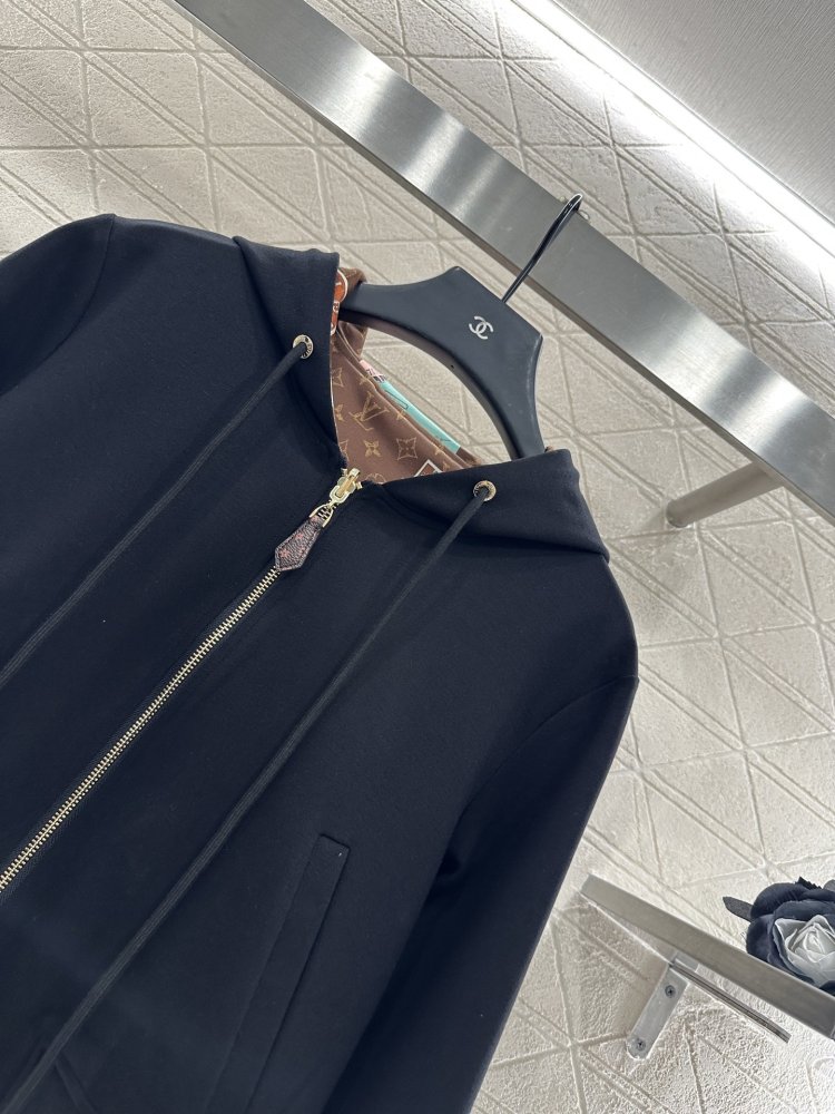 Куртка женская фото 3