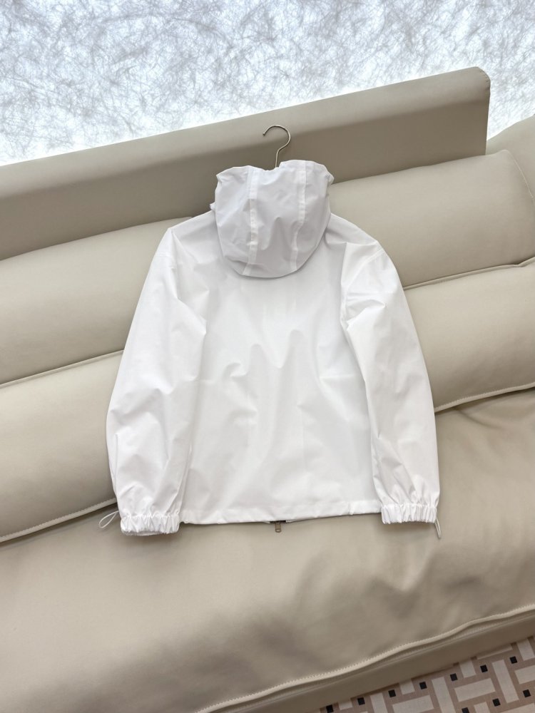 Куртка жіноча фото 4