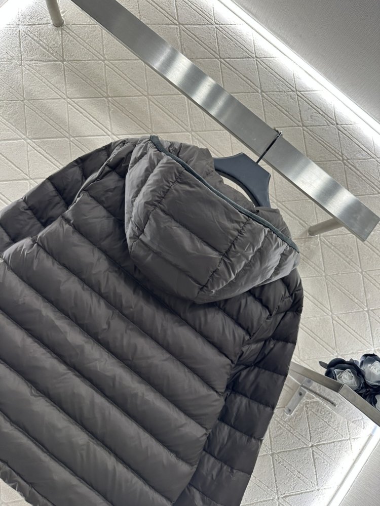 Куртка жіноча фото 4