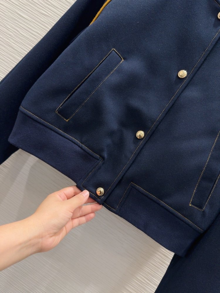 Куртка женская фото 4