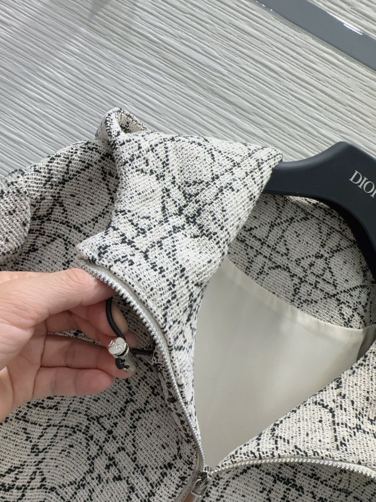 Куртка жіноча фото 4