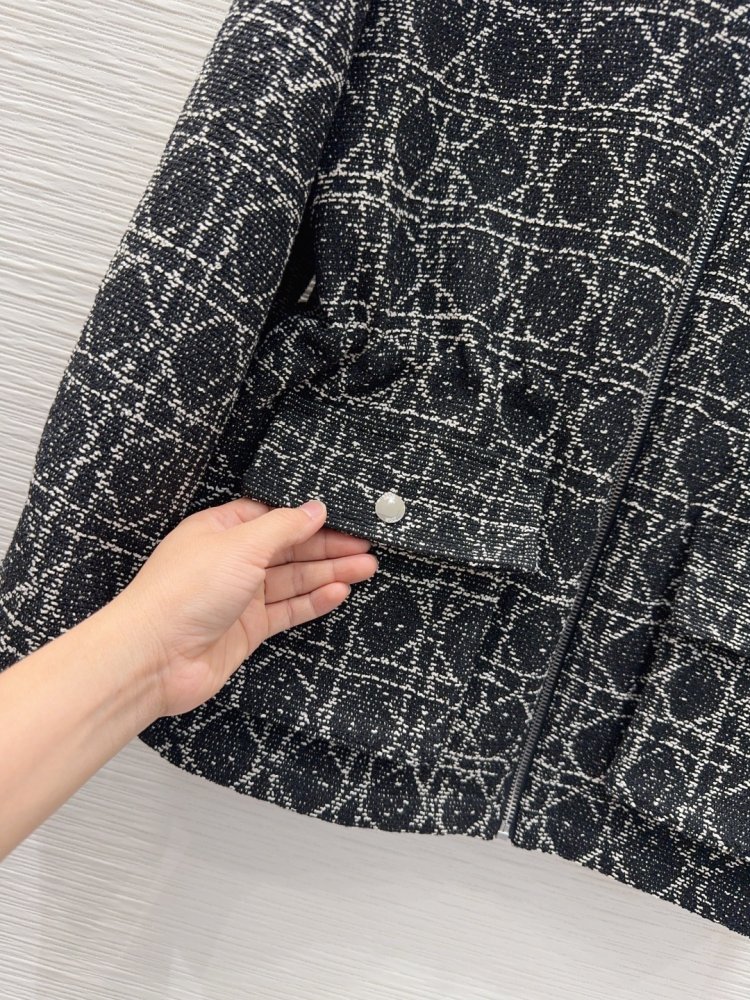 Куртка  жіноча фото 4