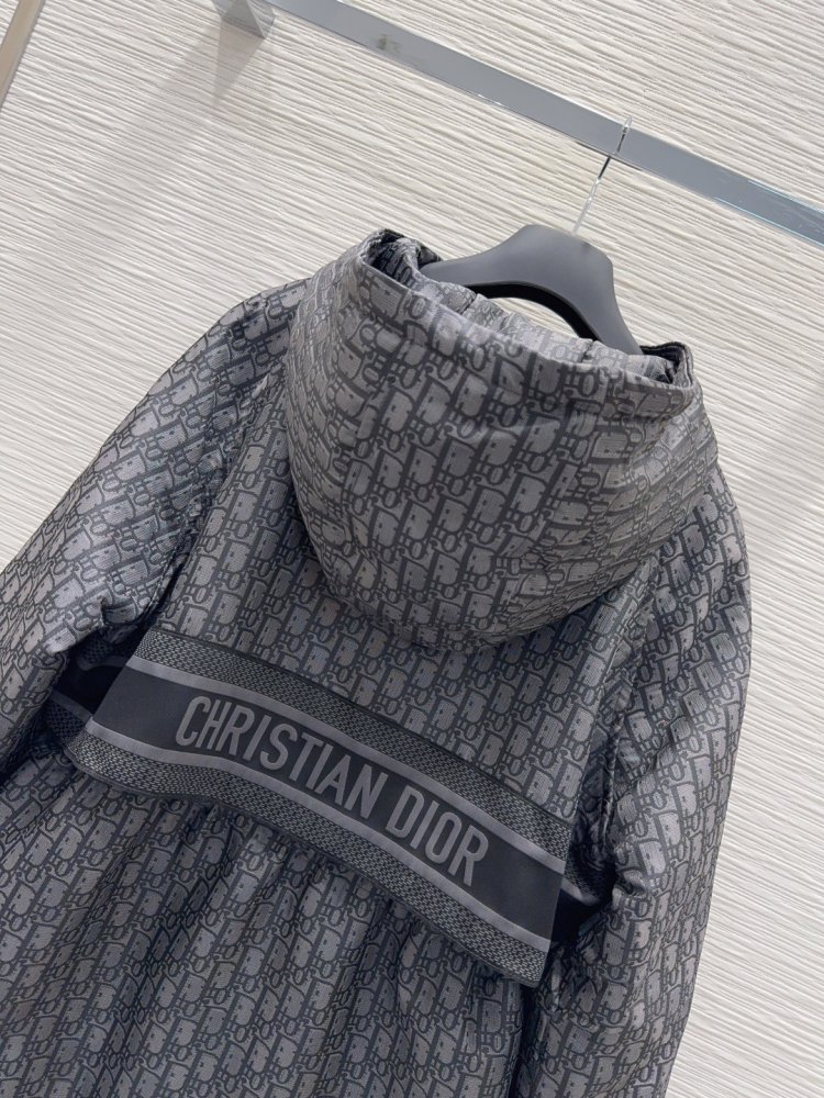 Куртка жіноча фото 4