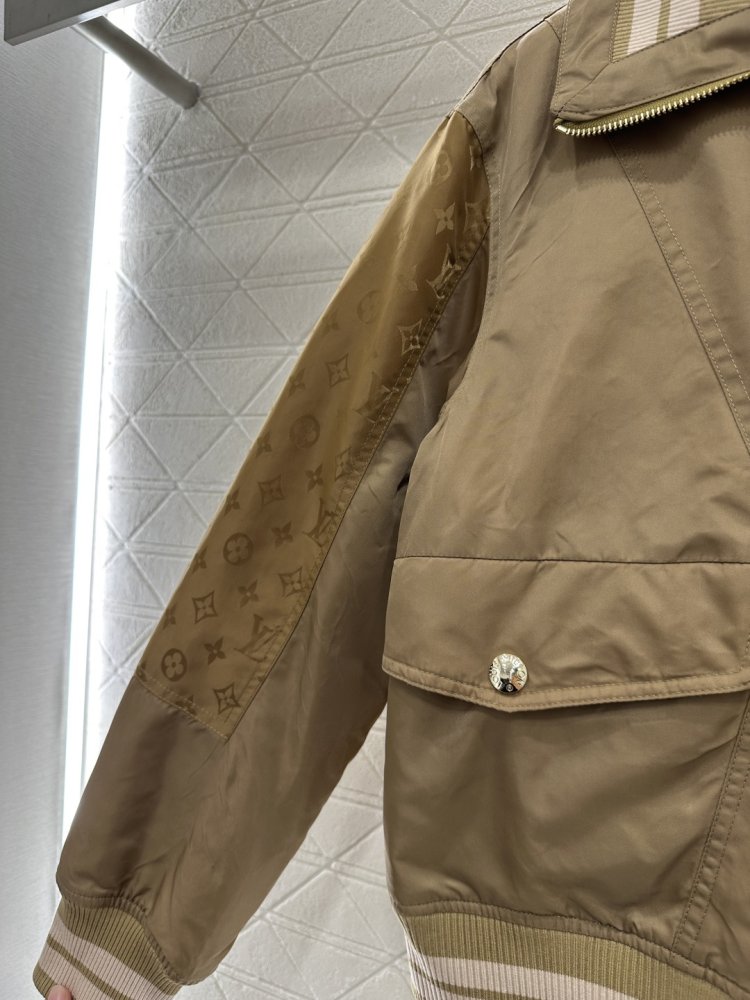 Куртка женская фото 7