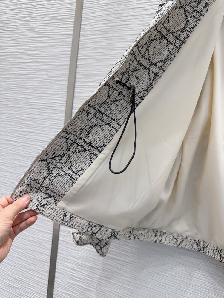 Куртка жіноча фото 8