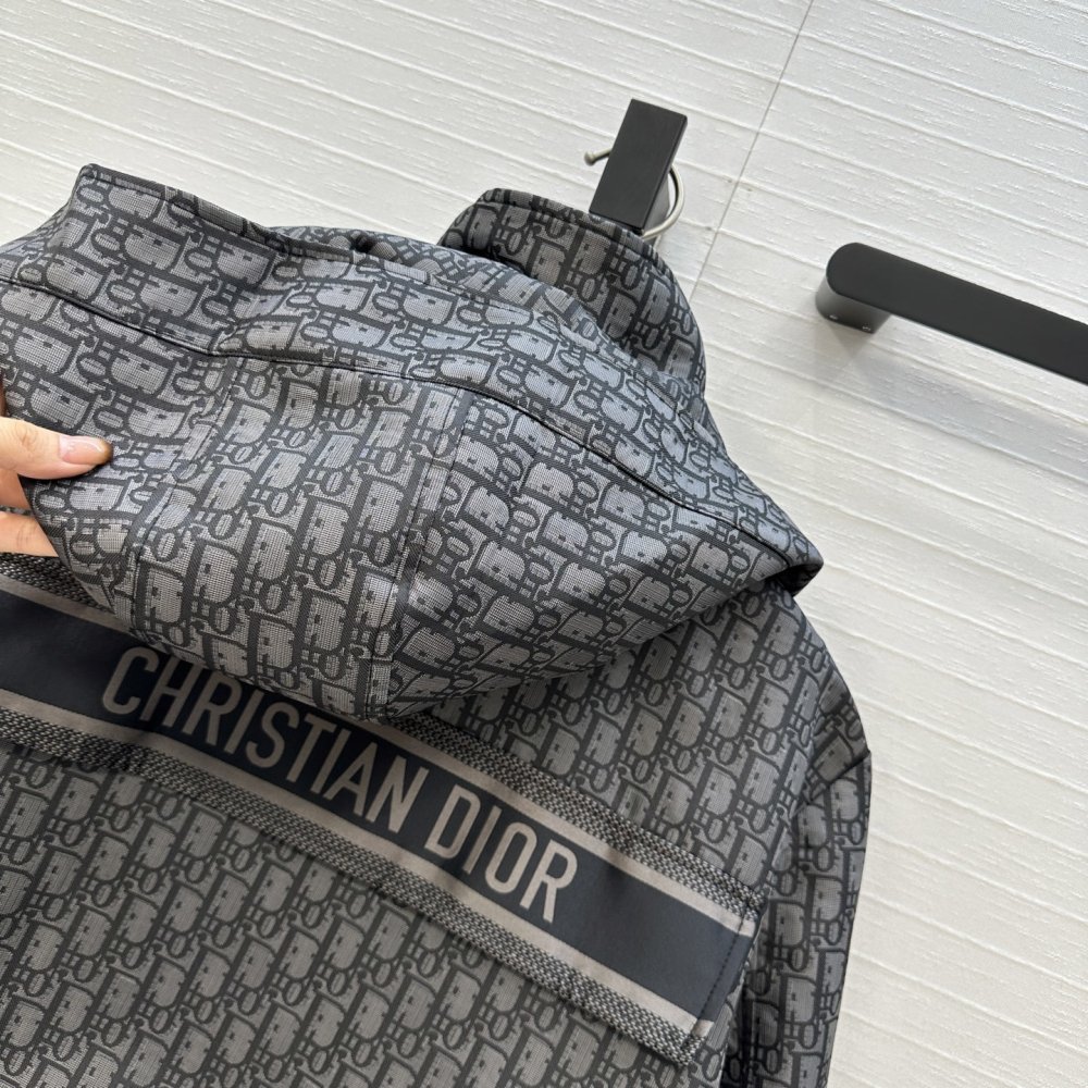 Куртка жіноча фото 9