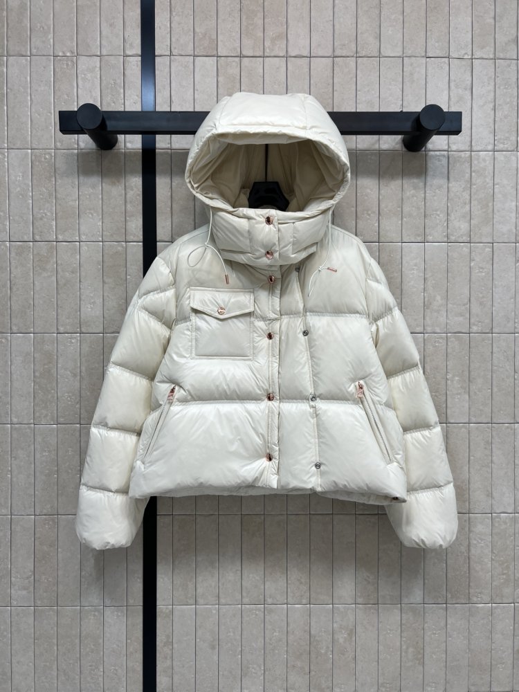 Куртка зимняя с капюшоном