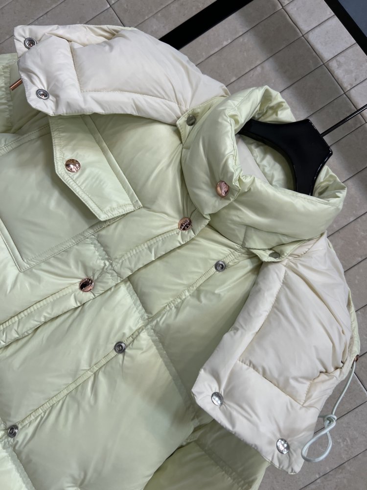 Куртка зимняя с капюшоном фото 2