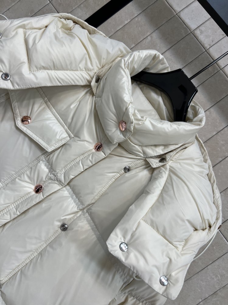 Куртка зимняя с капюшоном фото 2