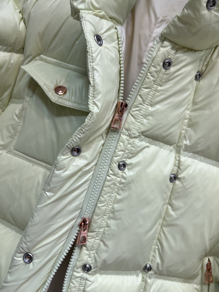 Куртка зимняя с капюшоном фото 3