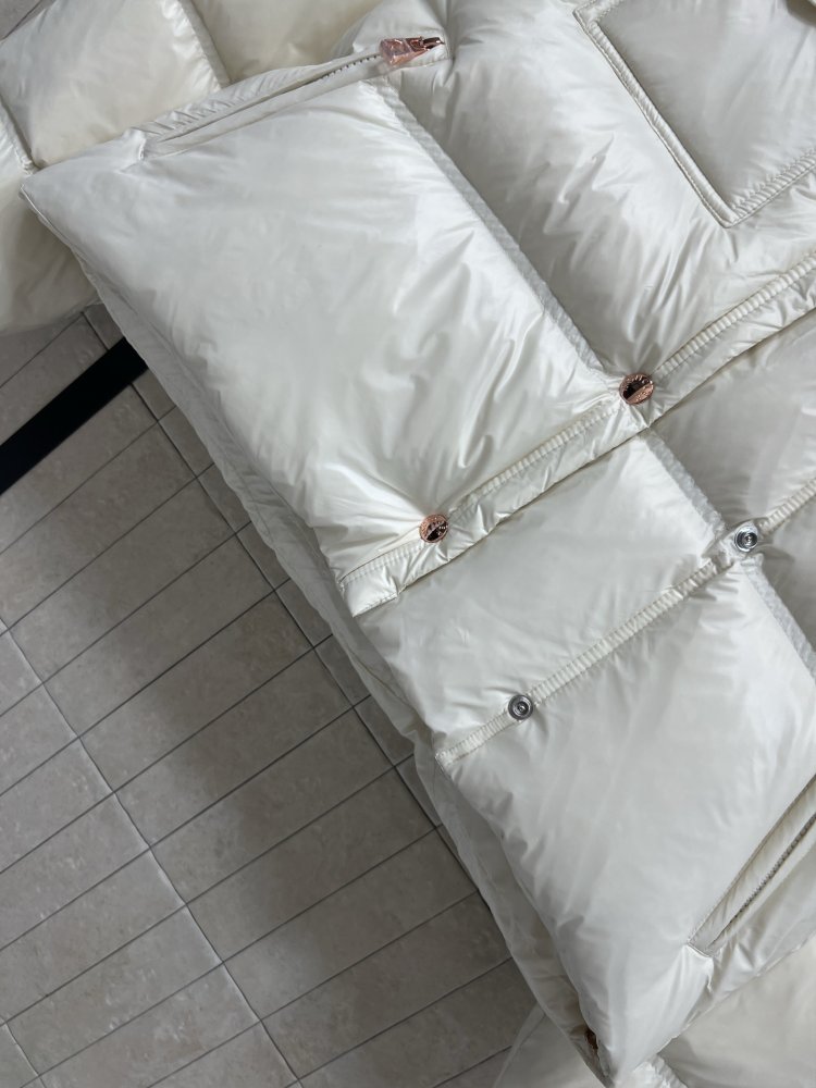 Куртка зимняя с капюшоном фото 4