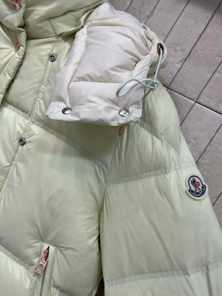 Куртка зимняя с капюшоном фото 5