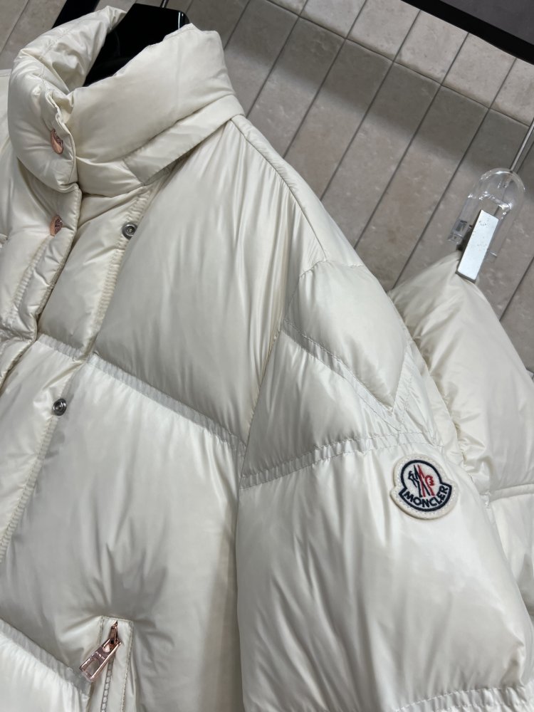 Куртка зимняя с капюшоном фото 6