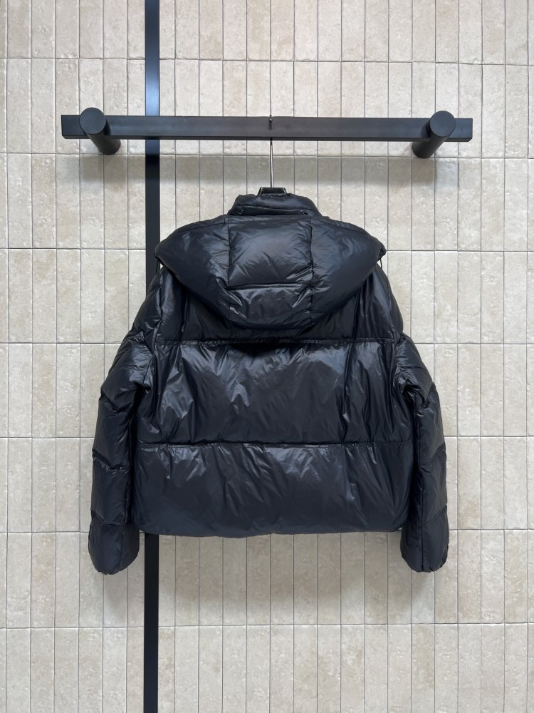 Куртка зимняя с капюшоном фото 7