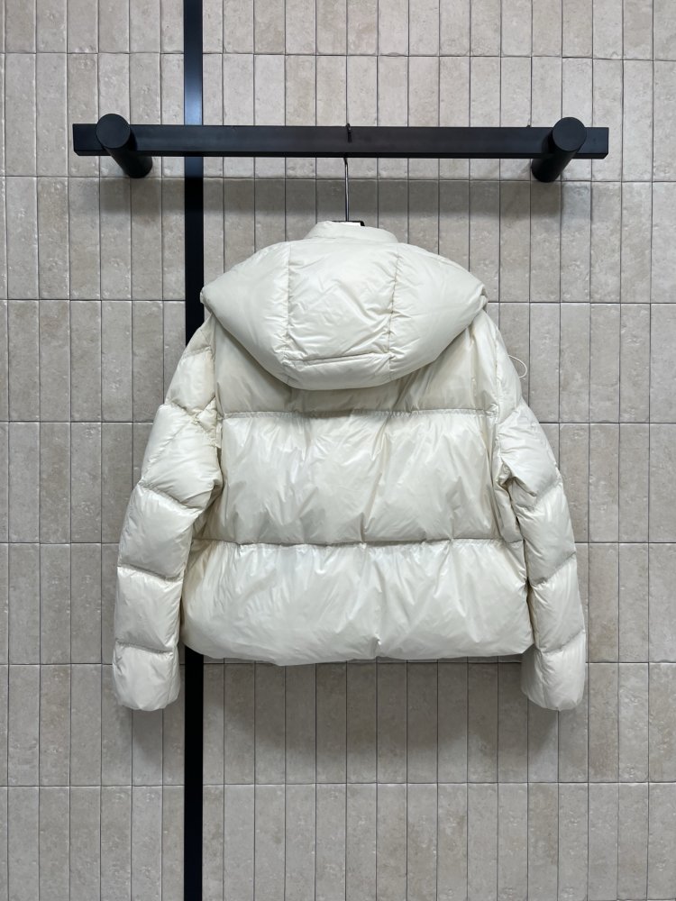 Куртка зимняя с капюшоном фото 7