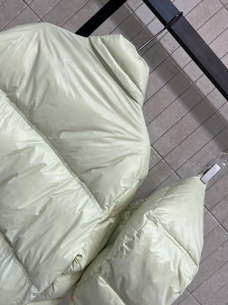 Куртка зимняя с капюшоном фото 8