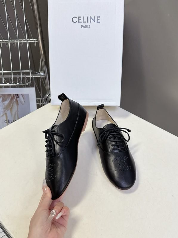 Кжаные туфли на шнуровке женские