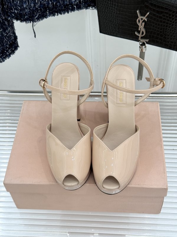 Lac sandals on platform and massive heel from gold logo фото 4