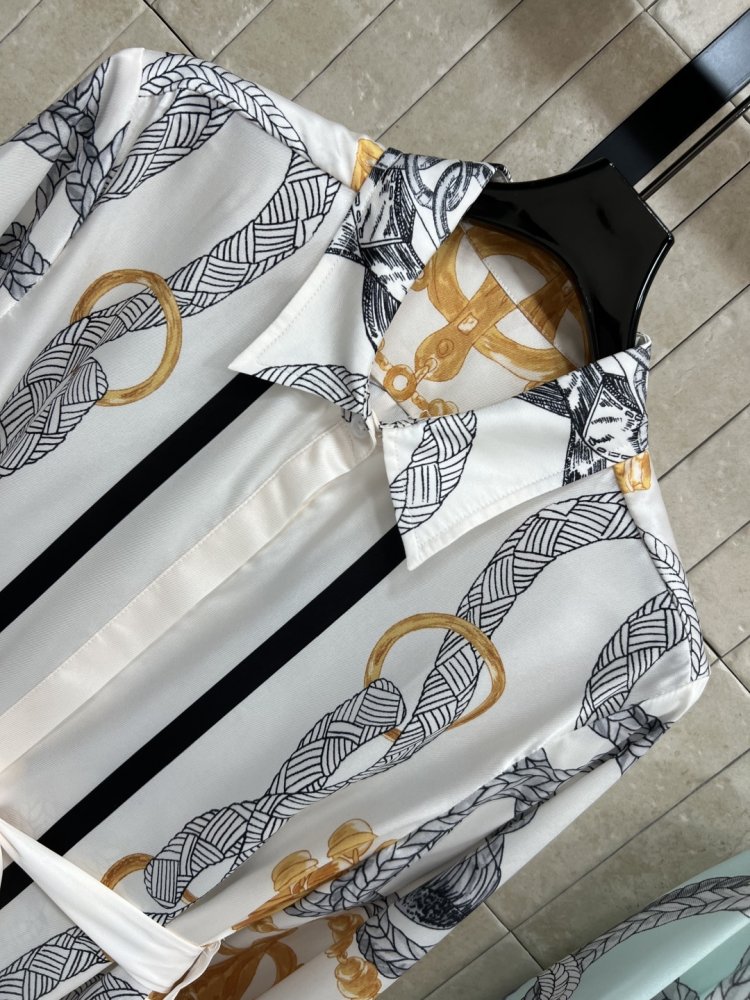 Lung dress shirt from belt фото 2