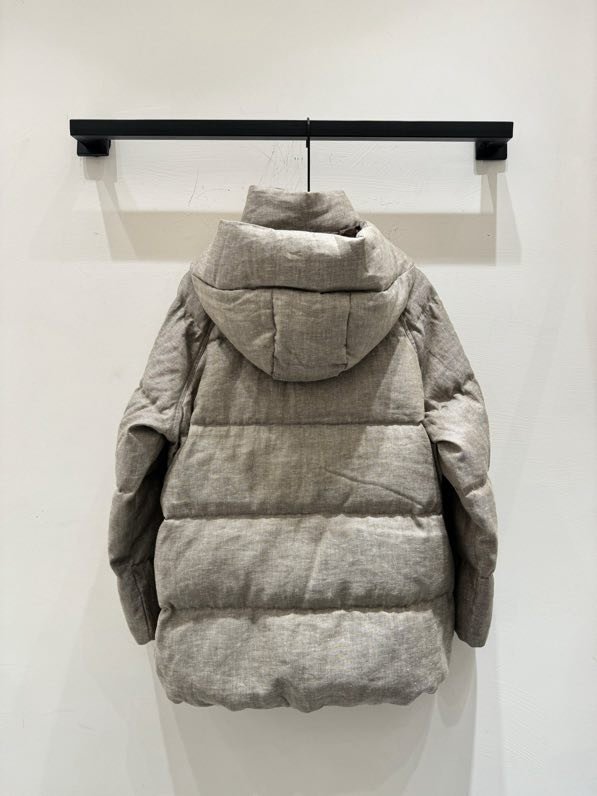 Льняная куртка пуховик с воротником стойкой и капюшоном фото 3