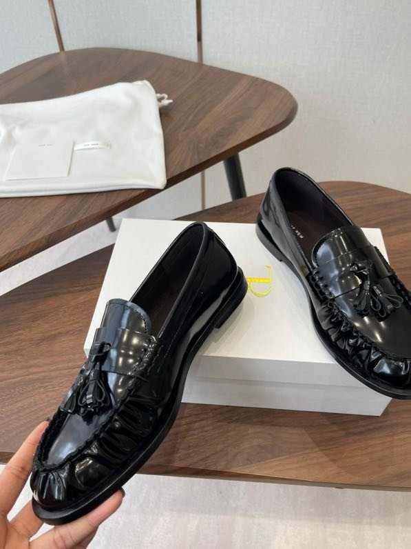 Лоферы кожаные с плиссировкой фото 2