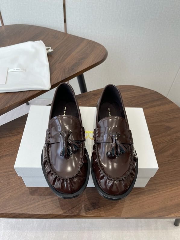 Лоферы кожаные с плиссировкой фото 5