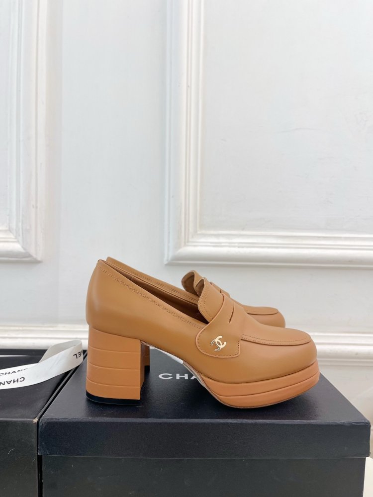 Лоферы leather women's on high heel