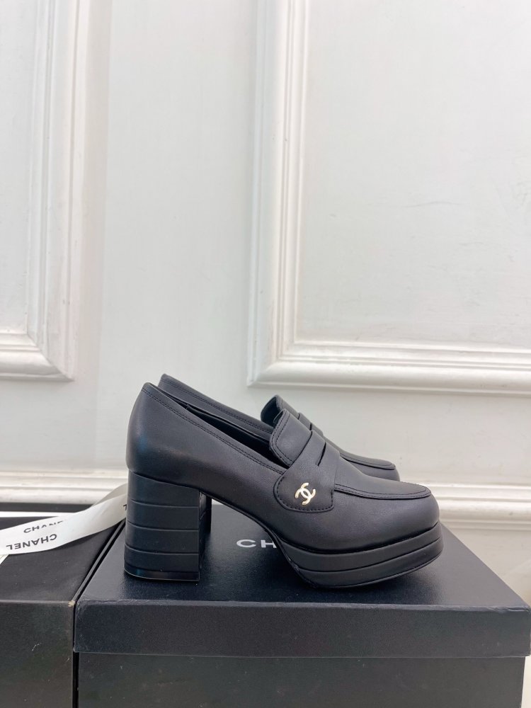 Лоферы leather women's on high heel