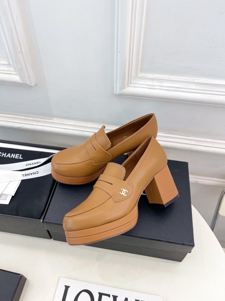 Лоферы leather women's on high heel фото 3